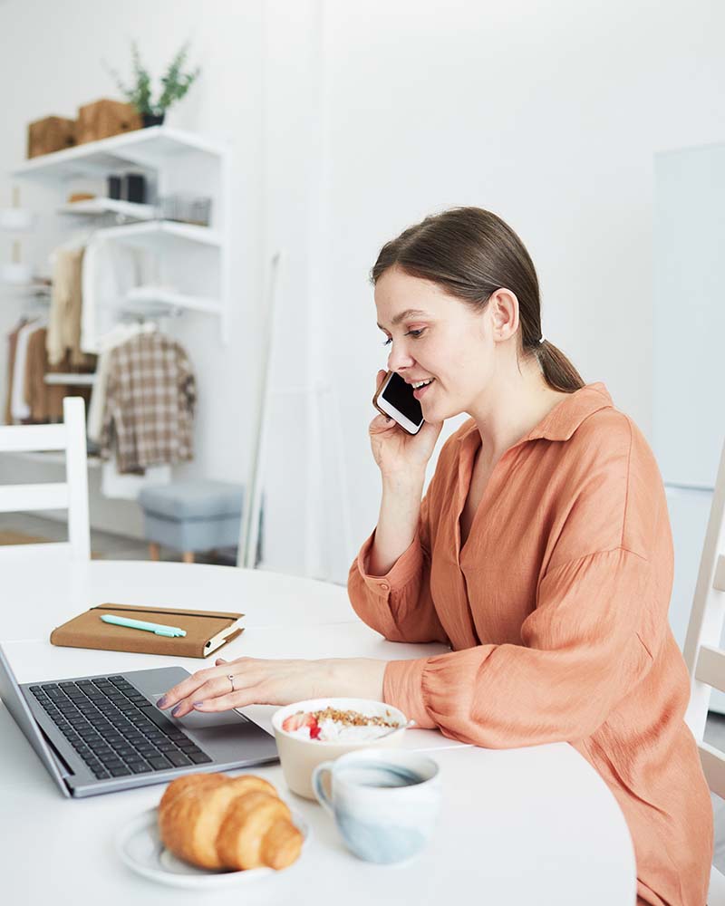 businesswoman-working-at-home-9FFK38F.jpg businesswoman-working-at-home-9FFK38F.jpg